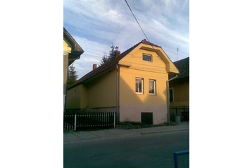 Słowacja Chata Zaważna Poruba / Závažná Poruba, Zewnątrz